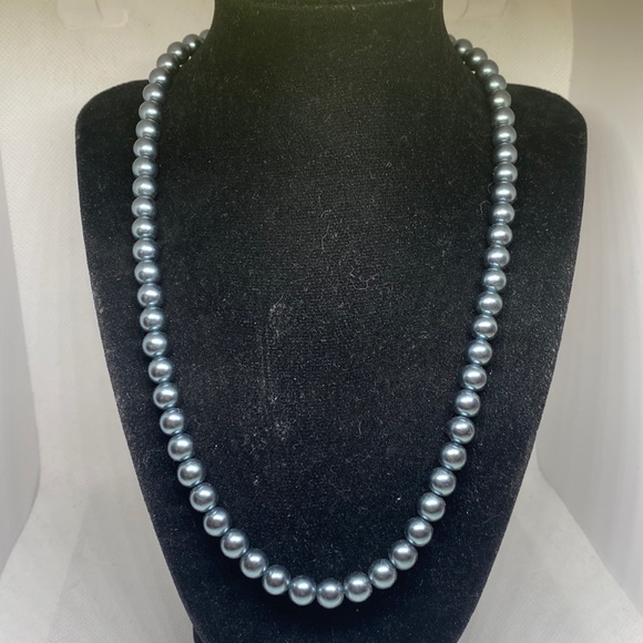 Napier Jewelry - Vintage Napier gray Pearls